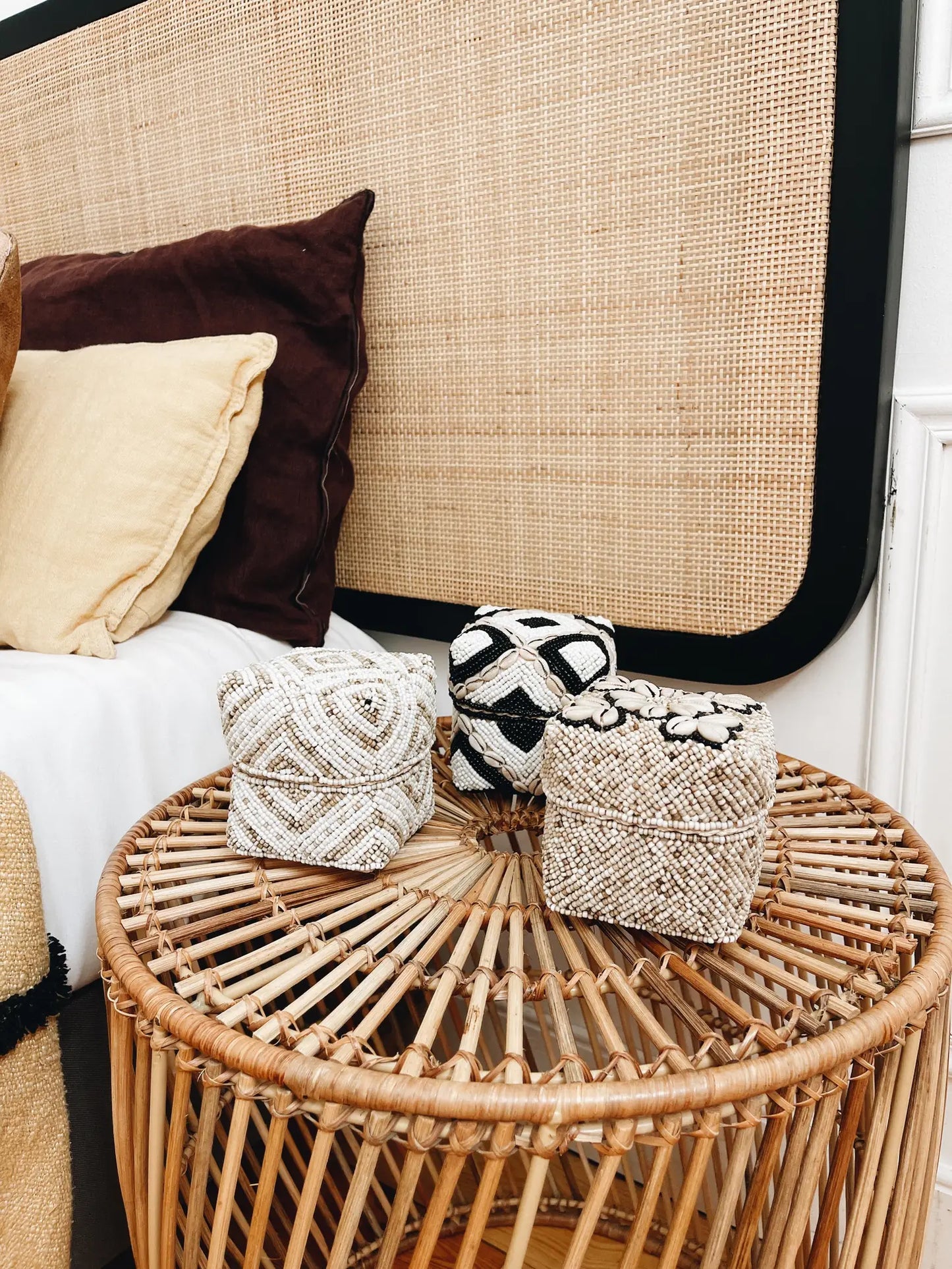 Melasti Beaded Box with Shells Black & White