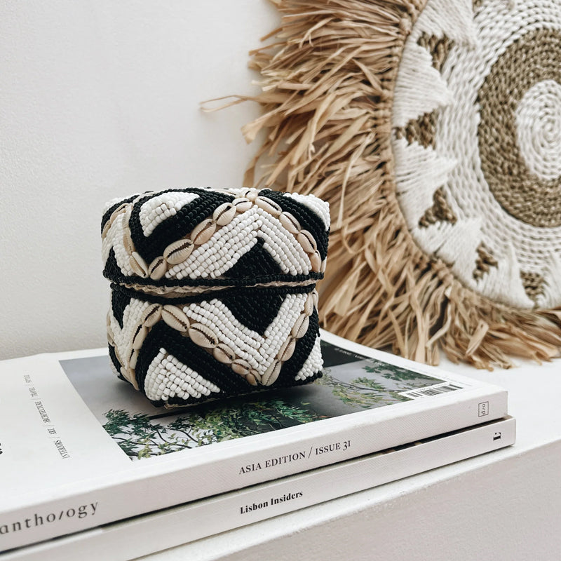 Melasti Beaded Box with Shells Black & White